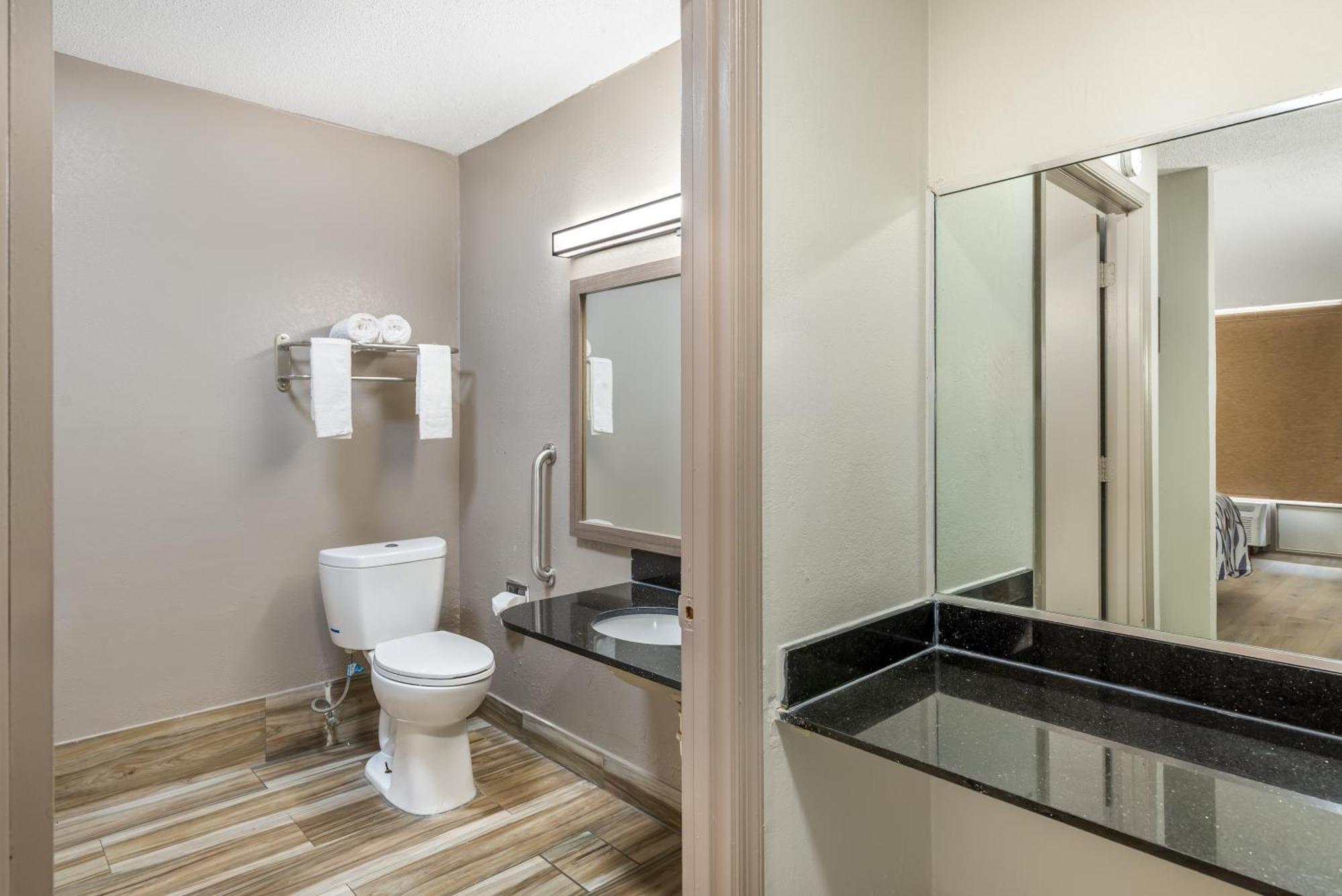 Red Roof Inn Richmond, Va ภายนอก รูปภาพ