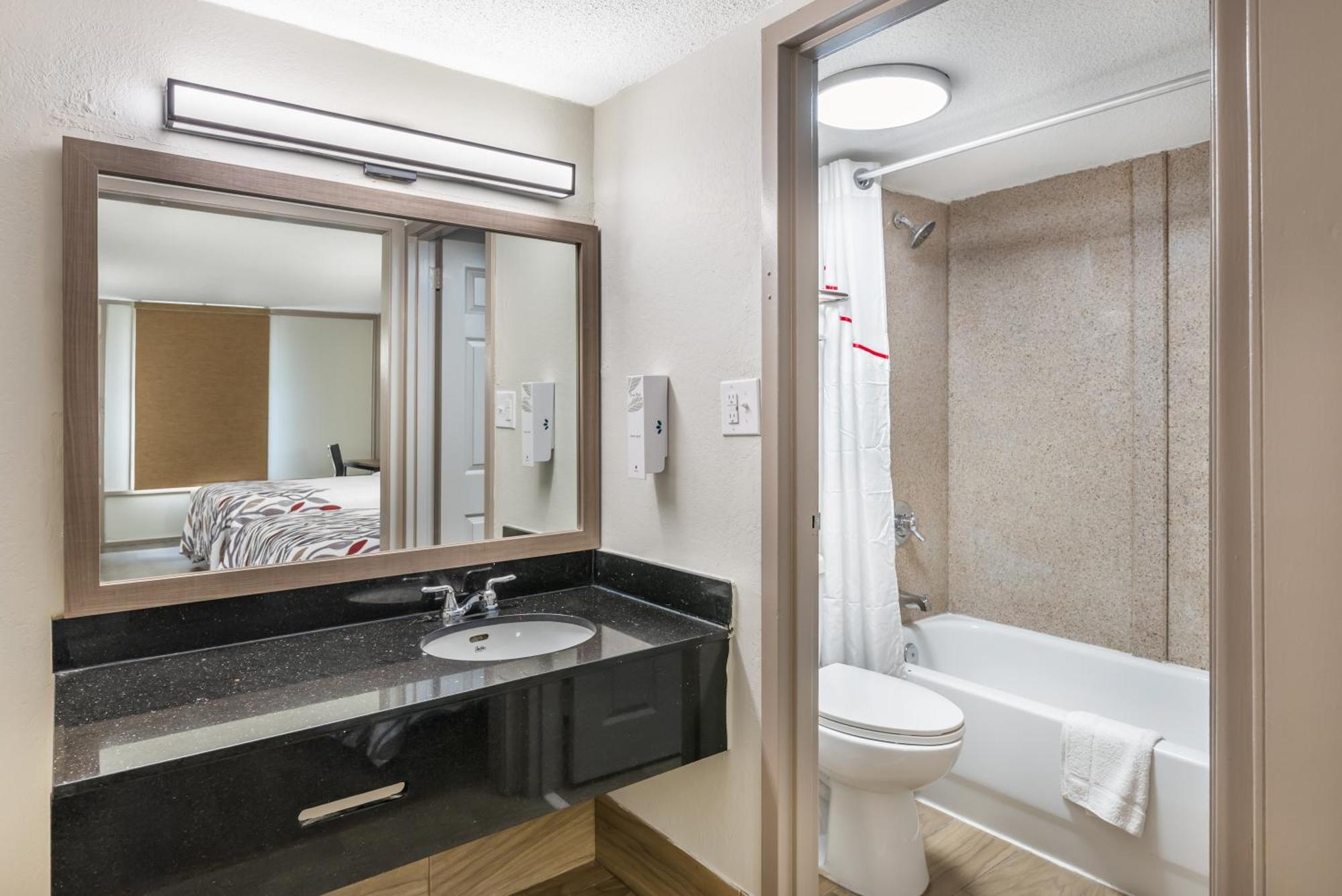 Red Roof Inn Richmond, Va ภายนอก รูปภาพ